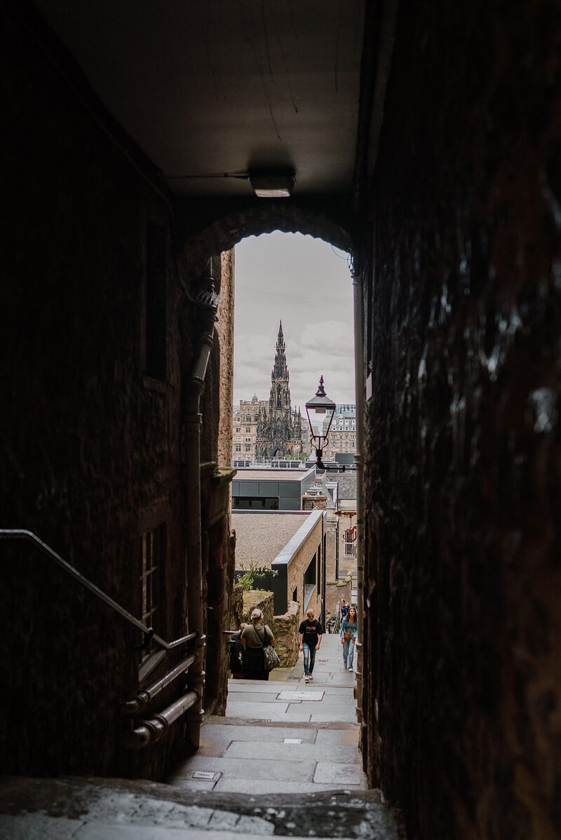 Advocate's Close